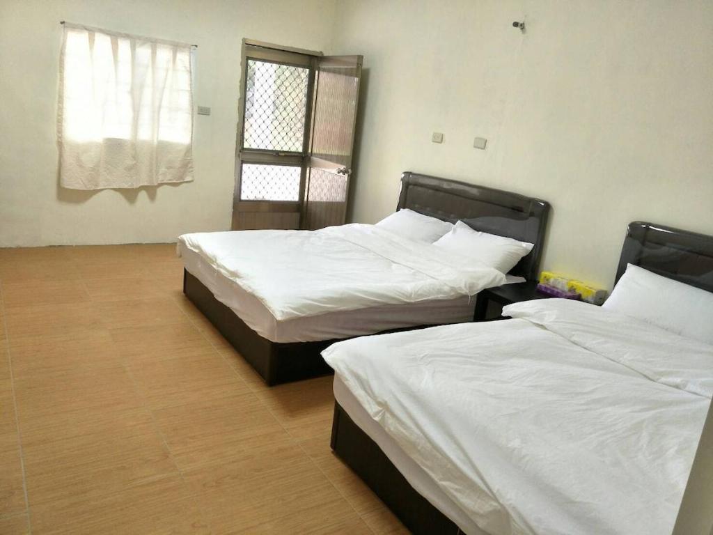 台東鹿野奇泰民宿-獨立冷氣套房(2.)近鹿野高台, Villa e casa – Taitung (foto 1)