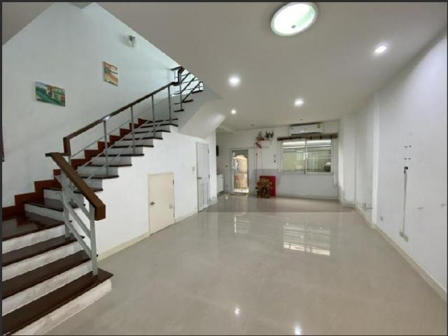 ม.วโรดมเพลส เป็นทาว์โฮม 4 ชั้น, Apartment/Flat – Bangkok (photo 2)