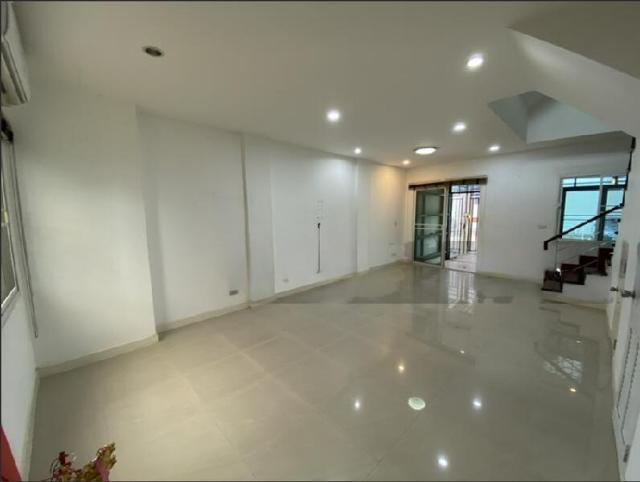 ม.วโรดมเพลส เป็นทาว์โฮม 4 ชั้น, Apartment/Flat – Bangkok (photo 3)