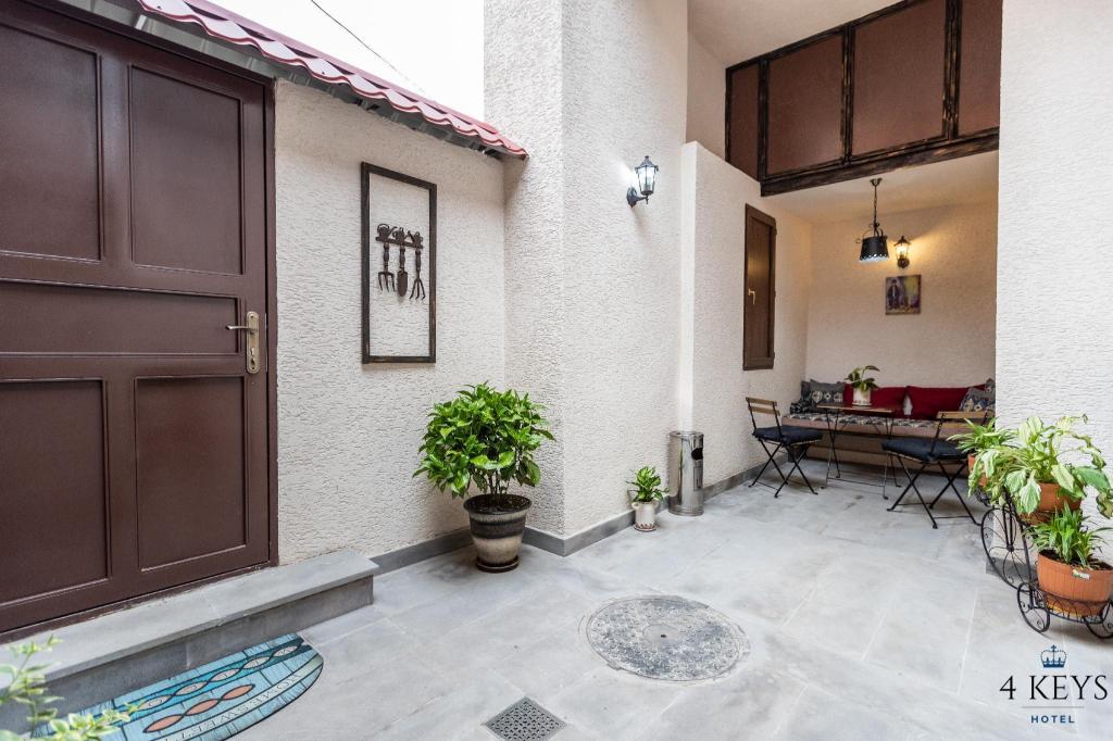 4 KEYS, Apartment/Flat – Tbilisi (photo 1)