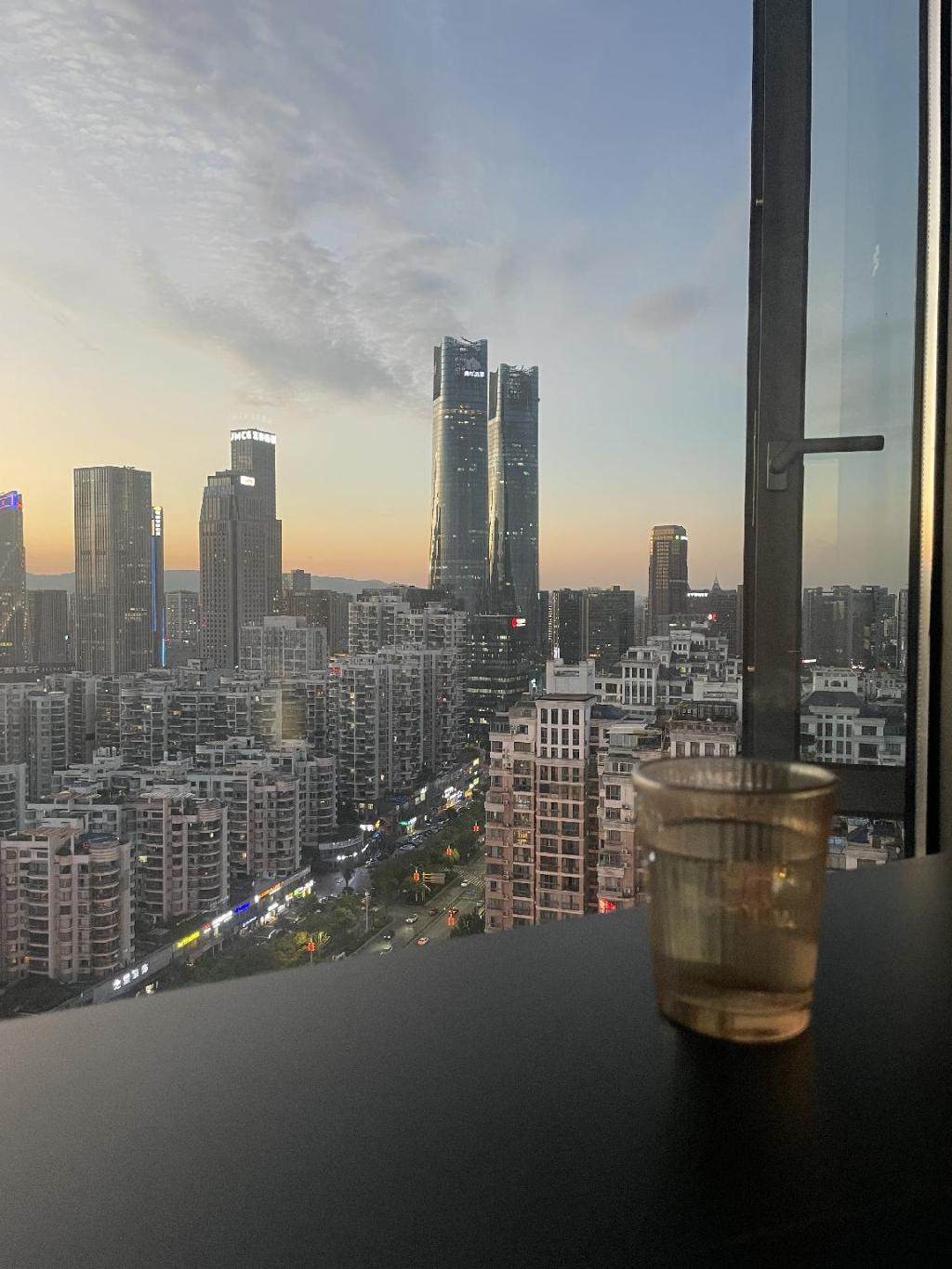 A+级别绝景房（绿地双子塔景+赣江江景+城市天际线景绝景房）, Apartment/Flat – Nanchang (photo 1)
