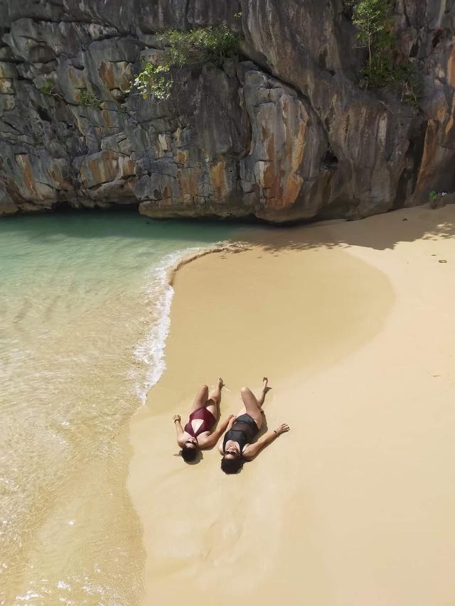 A Caramoan Beachfront Accommodation – Entire bungalow, Caramoan