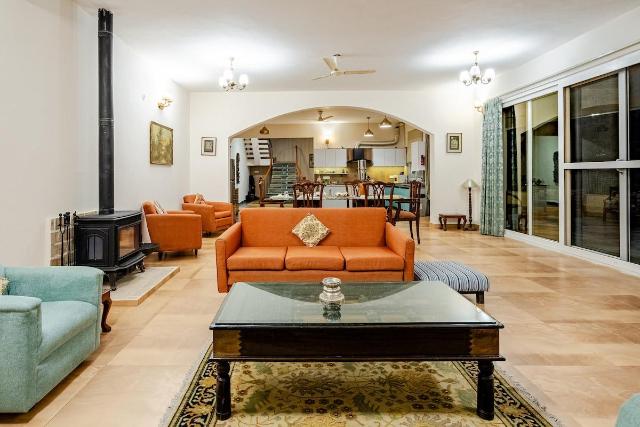 ( m²), 3 Schlafzimmer und 3 eigene Badezimmer in Nuh, Pension & B&B – Gurugram (Foto 5)
