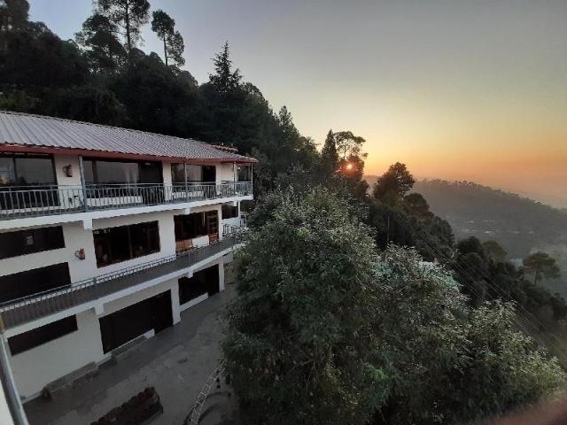 Alpine Rhapsody – Hotel, Ranikhet