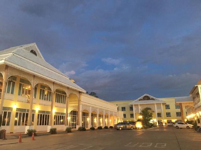 Amonruk Hotel 2 – Hotel, Phrae