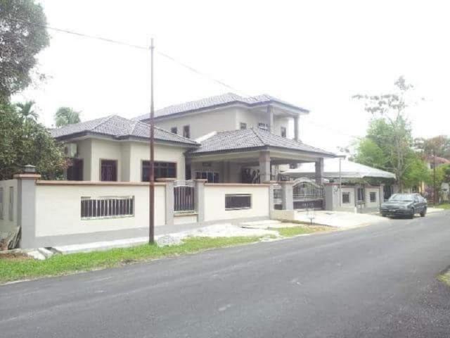 ArRayyan Guesthouse – Guesthouse/bed and breakfast, Taiping