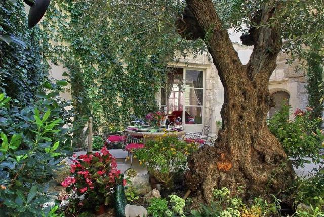 Artishow – Guesthouse/bed and breakfast, L'Isle-sur-la-Sorgue