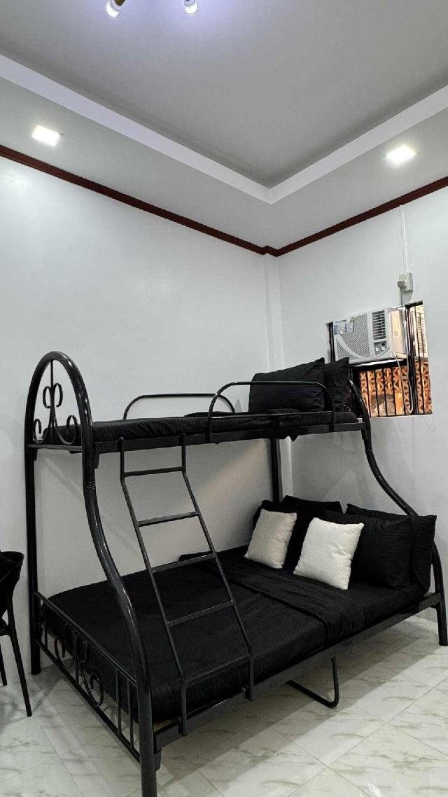 Black Suites – Apartment/Flat, San Carlos (Negros Occidental)