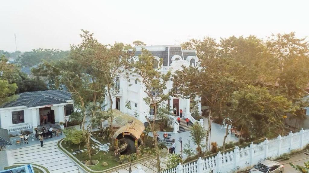 Casa di  m² con 5 camera(e) e 6 bagno(i) privato(i) in zona Yên Lập, Villa e casa – Hạ Chuế (foto 1)