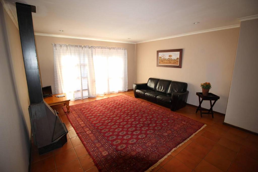 Studio de 73 m² en Maison avec 1 salle(s) de bains privée(s) à Périphérie Nord, Villa & maison – Le Cap (photo 1)