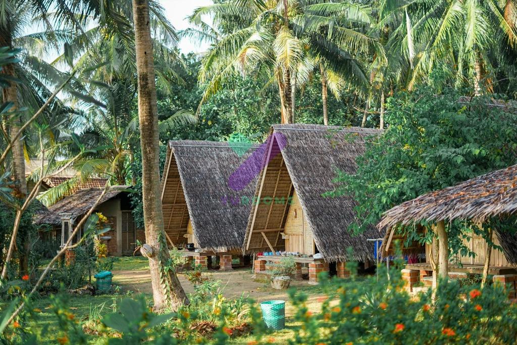 Bunga Jabe, Entire House – Karimunjawa (photo 1)
