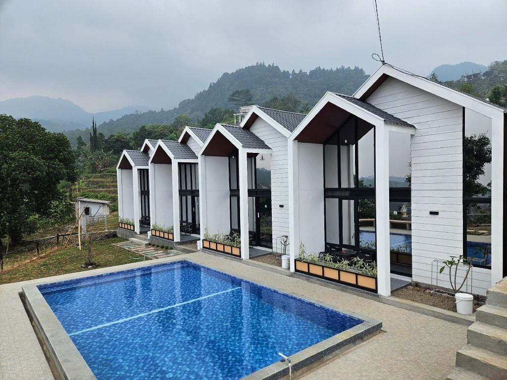 cabin, Farm stay – Trawas (photo 1)