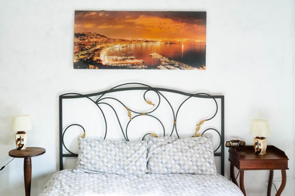 Camera Marrone \ Camera 3, Entire House – Naples (photo 1)