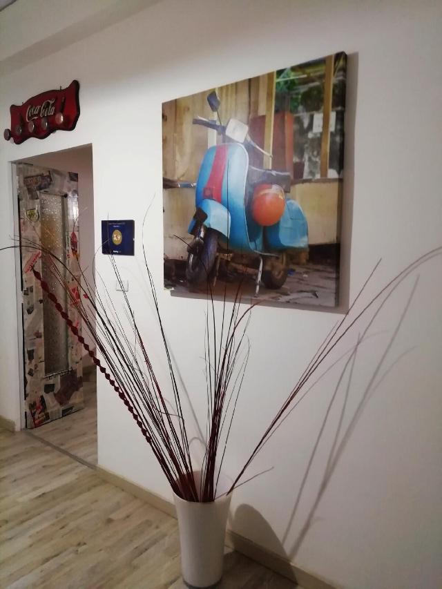 Camera Marrone \ Camera 3, Entire House – Naples (photo 4)