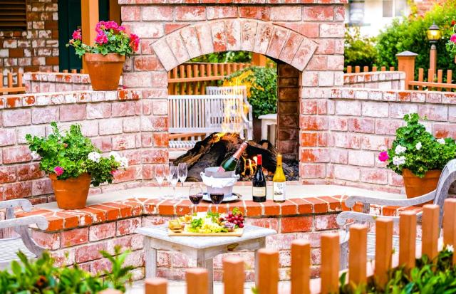 Candle Light Inn – Inn, Carmel By The Sea (CA)