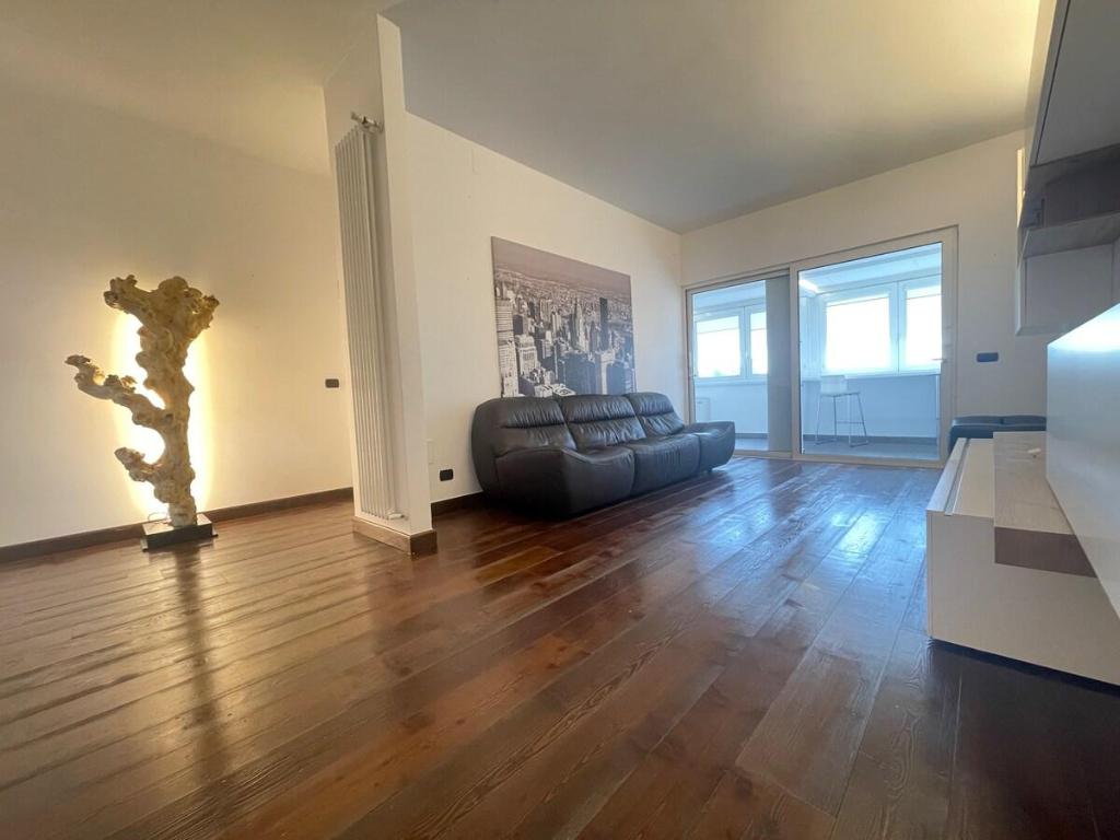 CconfortHotels SkyLine, Entire House – Bari (photo 1)