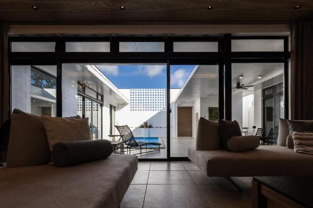 CLASS THE FIRST, Resort – Miyakojima (foto 3)