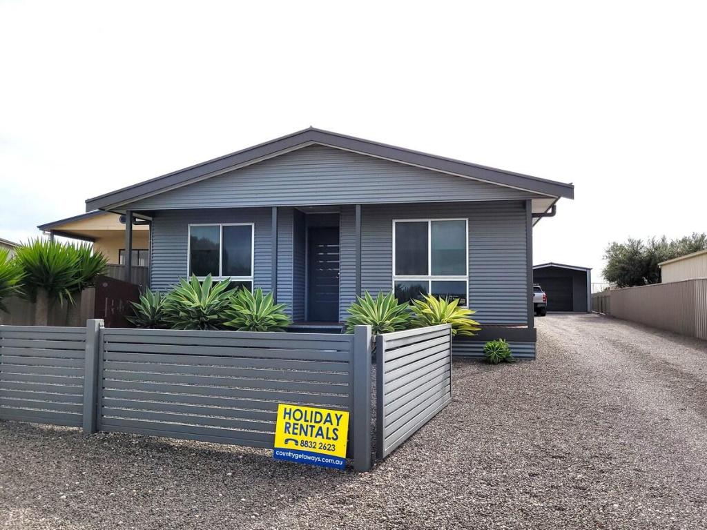 Clipper Getaway, Entire House – Point Turton (photo 1)