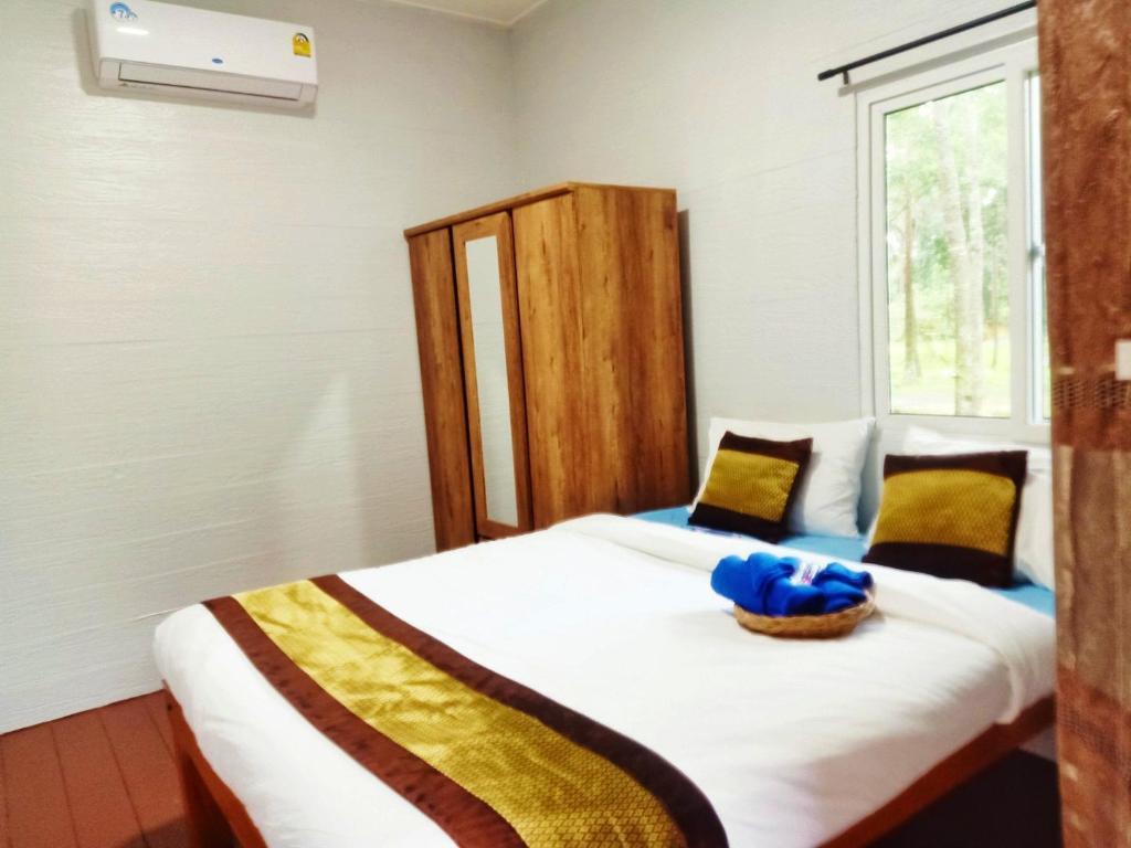 Bungalow de 200 m² en Thung Song, con 1 habitación(es) y 1 baño(s) privado(s), Villa y casa – Nakhon Si Thammarat (foto 1)