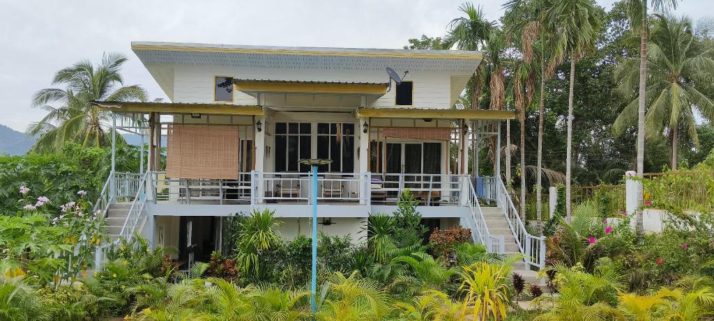 Cloudscape view point house, Entire House – Ko Pha-ngan (photo 1)