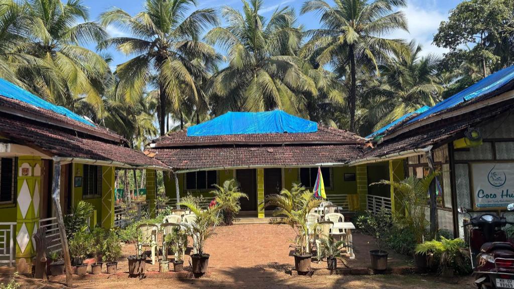 ( m²), 1 Schlafzimmer und 1 eigene Badezimmer in Devbag, Pension & B&B – Malvan (Foto 1)