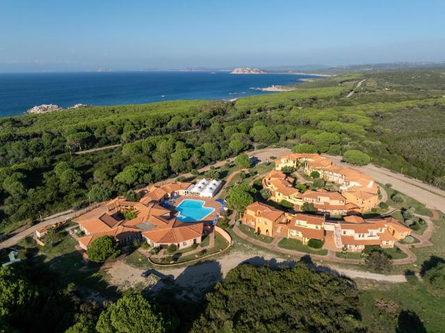 Cozy accommodation with shared pool – Apartment, Aglientu