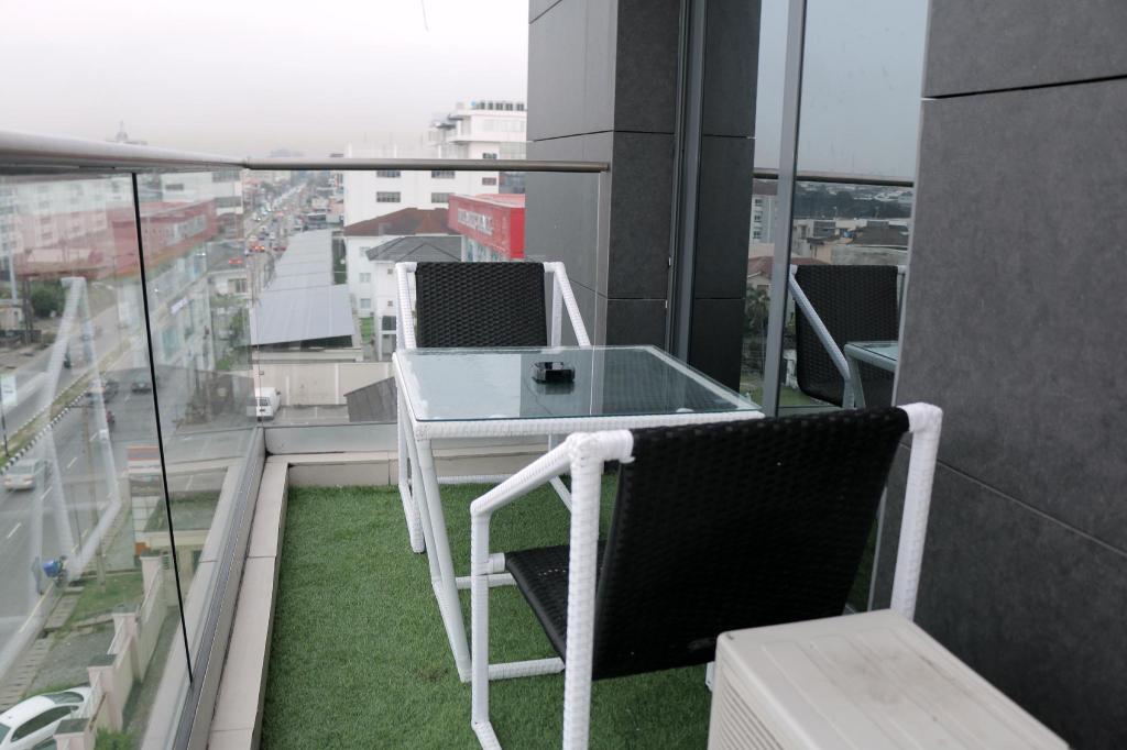 Appartamento di 1789 m² con 3 camera(e) e 4 bagno(i) privato(i) in zona Lekki Phase I, Appartamento – Lekki (foto 1)