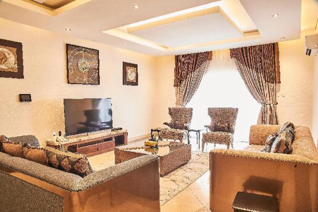 Crystal House Shortlets – Apartment/Flat, Lagos