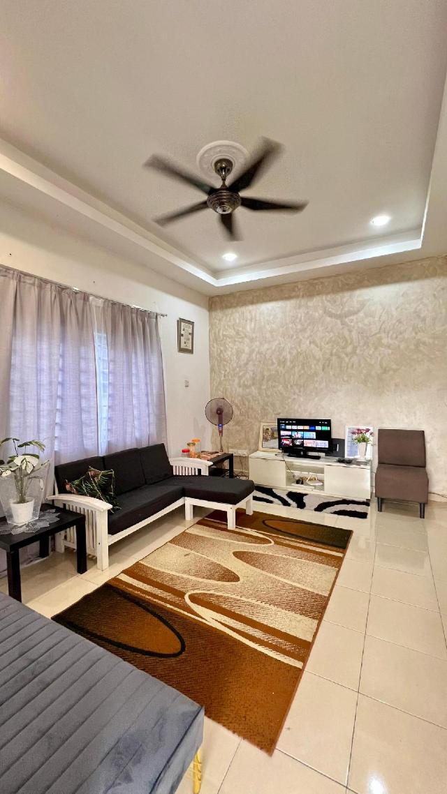 Casa di  m² con 1 camera(e) e 2 bagno(i) privato(i) in zona Kota Kemuning, Villa e casa – Klang (foto 2)