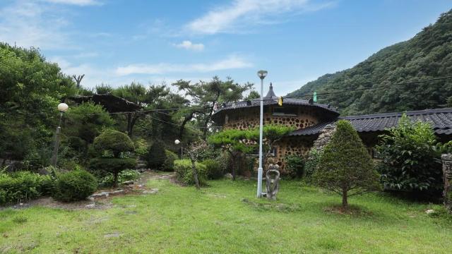 Daraegol Sanbang – Pension, Hoengsong