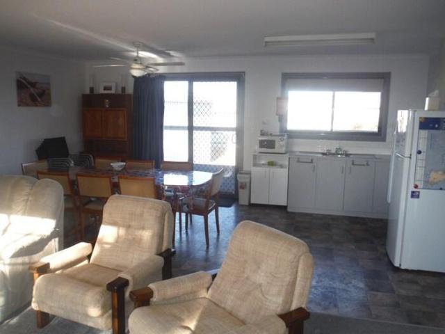 Casa de 10 m² en Port Hughes, con 3 habitación(es) y 1 baño(s) privado(s), Villa y casa – Port Hughes (foto 5)