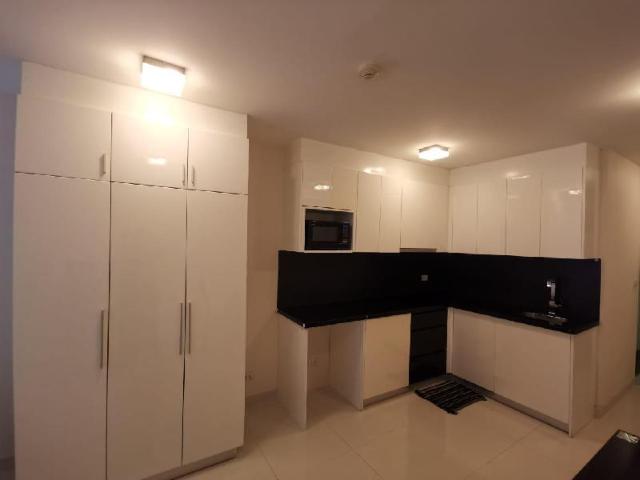 Studio de 50 m² en Appartement avec 1 salle(s) de bains privée(s) à Colline Phra Tamnak, Appartement – Pattaya (photo 2)