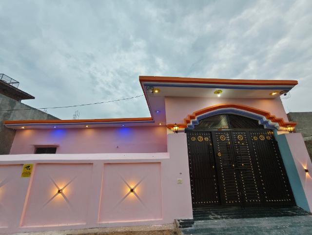 (2200 m²), 4 Schlafzimmer und 4 eigene Badezimmer in Ayodhya, Pension & B&B – Ayodhya (Foto 3)
