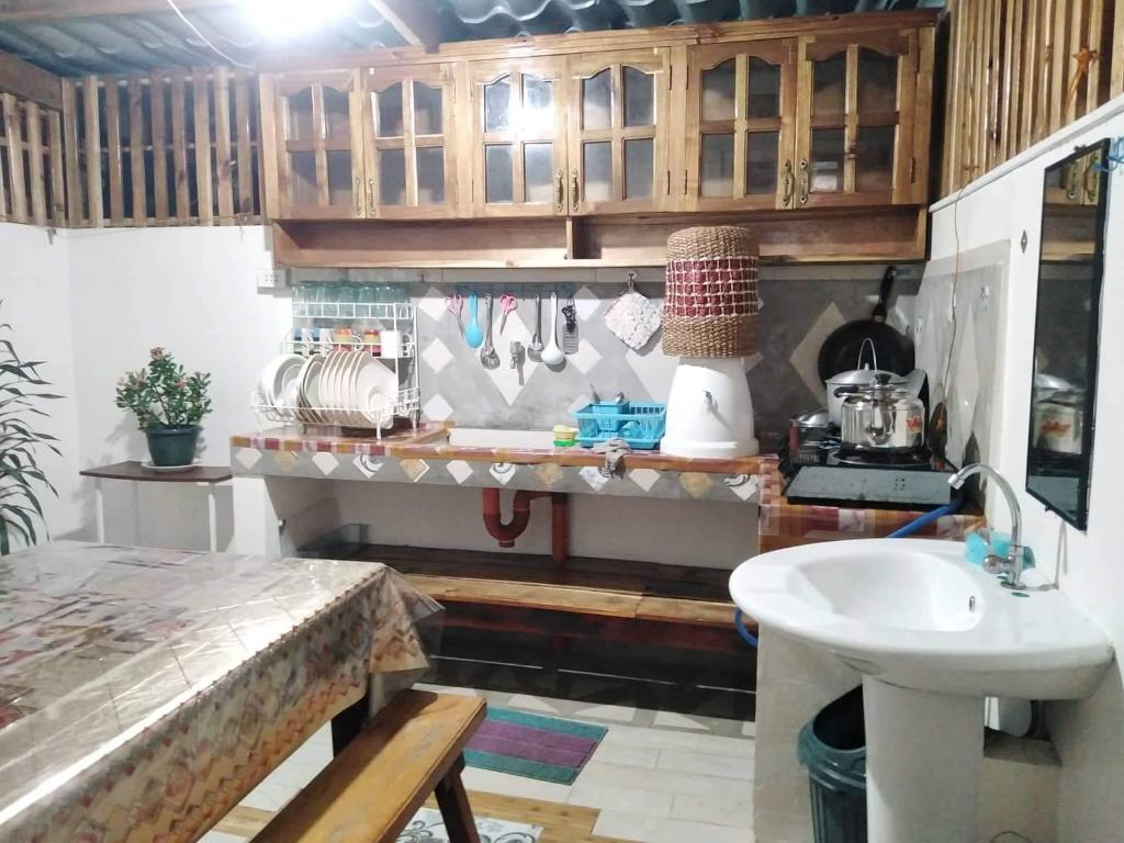 Haus (130 m²), 3 Schlafzimmer und 1 eigene Badezimmer in General Luna, Villa & Haus – Siargao Island (Foto 1)