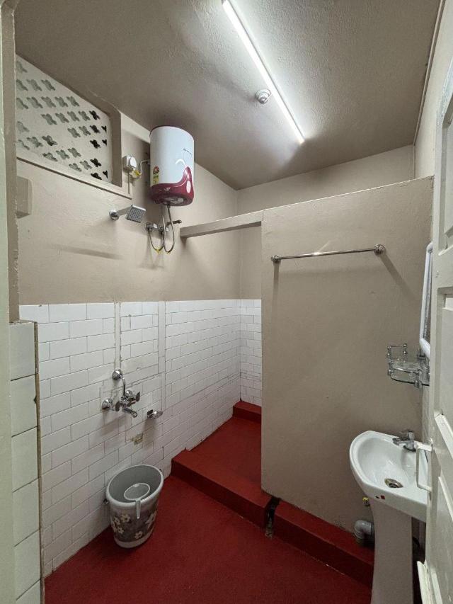 Double occupancy, Guest House – Shillong (photo 5)