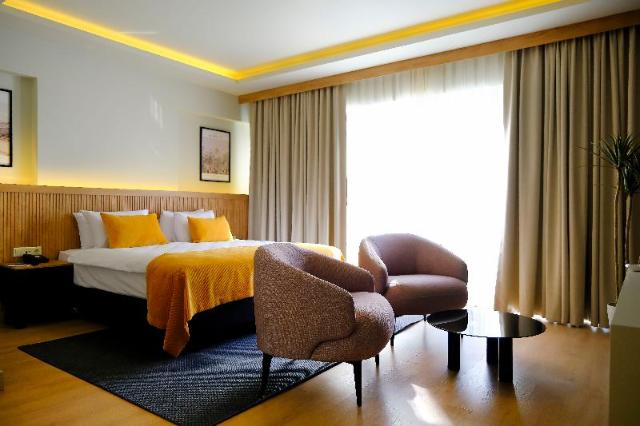 Dugi – Hotel, İstanbul