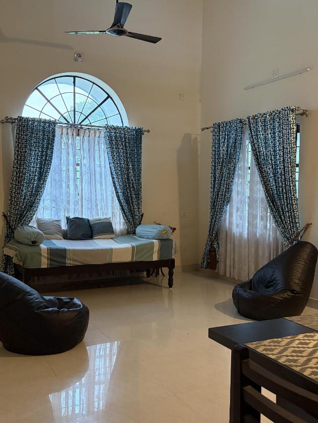 Haus ( m²), 2 Schlafzimmer und 3 eigene Badezimmer in Kallianpur, Villa & Haus – Udupi (Foto 5)