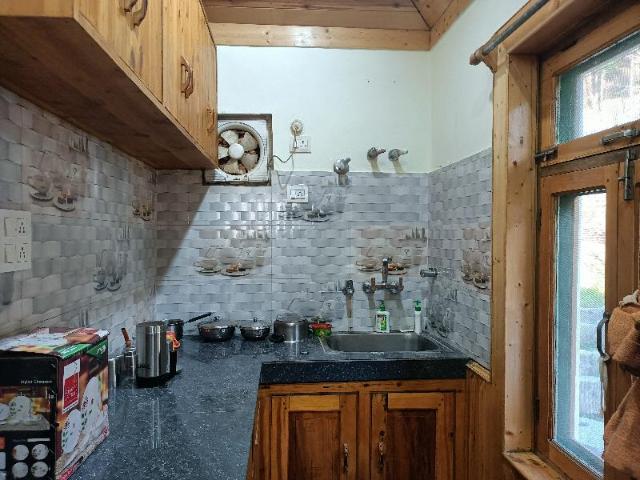 Casa di 2500 m² con 2 camera(e) e 2 bagno(i) privato(i) in zona Naggar, Villa e casa – Manali (foto 3)