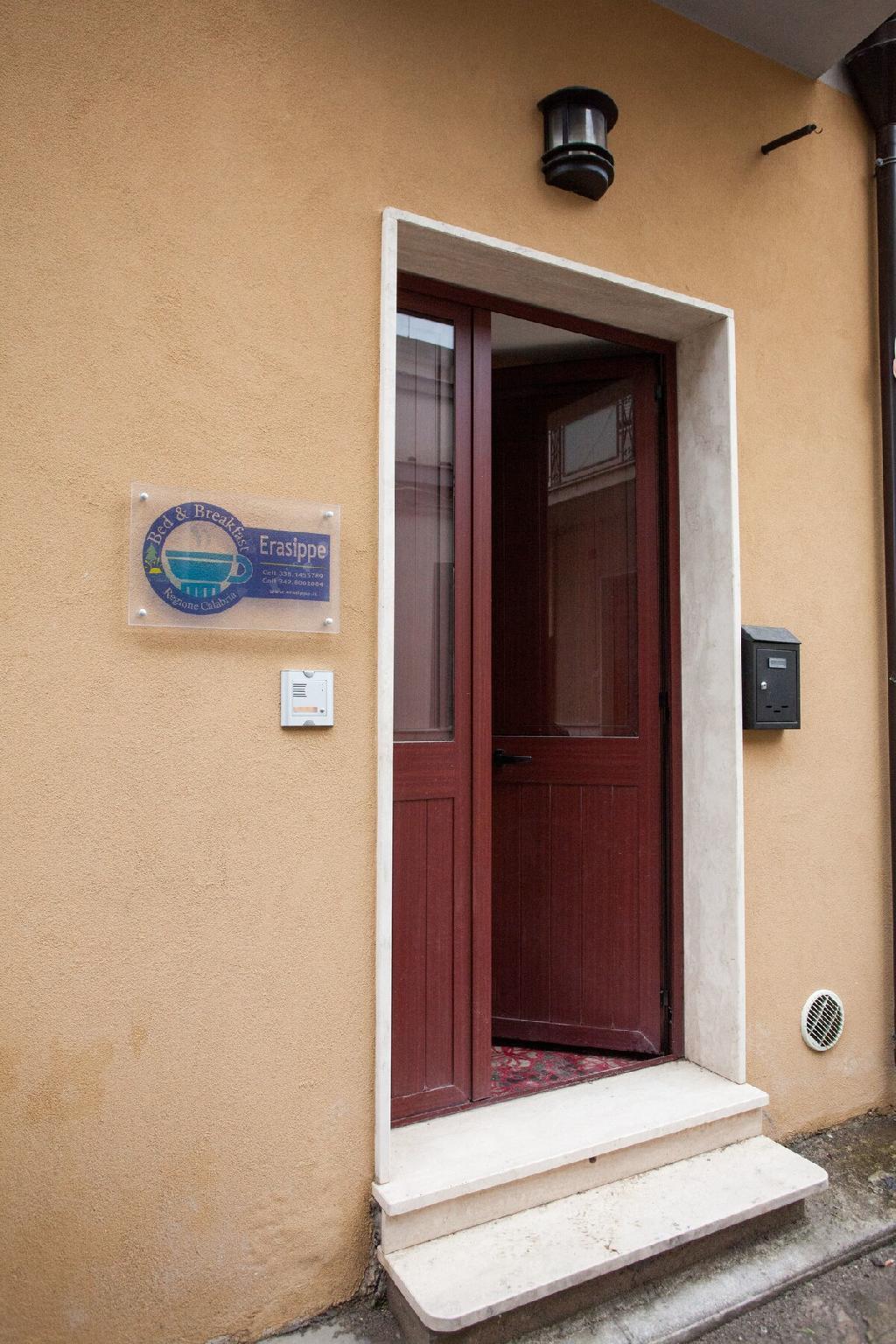 Haus (60 m²), 2 Schlafzimmer und 1 eigene Badezimmer in Locri, Villa & Haus – Locri (Foto 1)