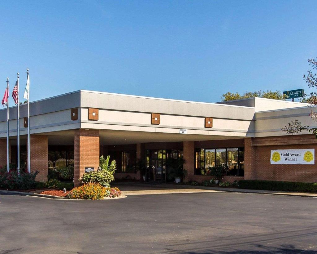Exit 4, Hotel – Clarksville (TN) (photo 1)