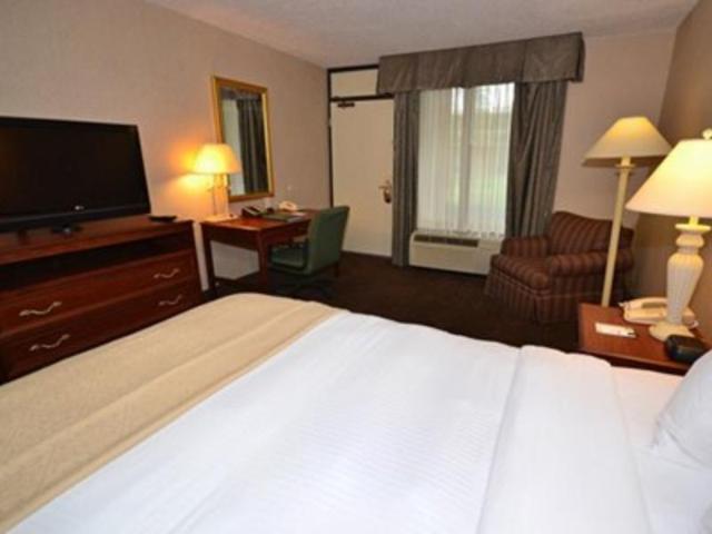 Exit 4, Hotel – Clarksville (TN) (photo 2)