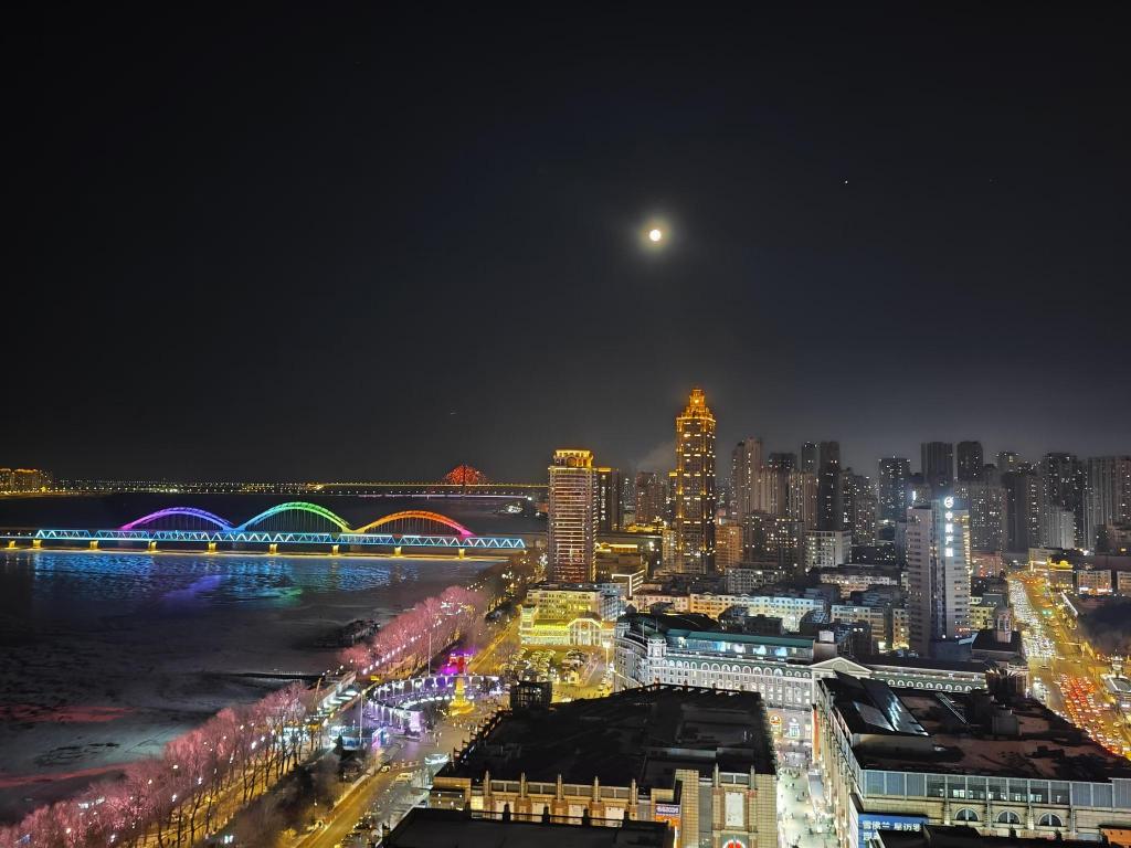 Appartamento di 140 m² con 2 camera(e) e 1 bagno(i) privato(i) in zona Nangang, Appartamento – Harbin (foto 1)