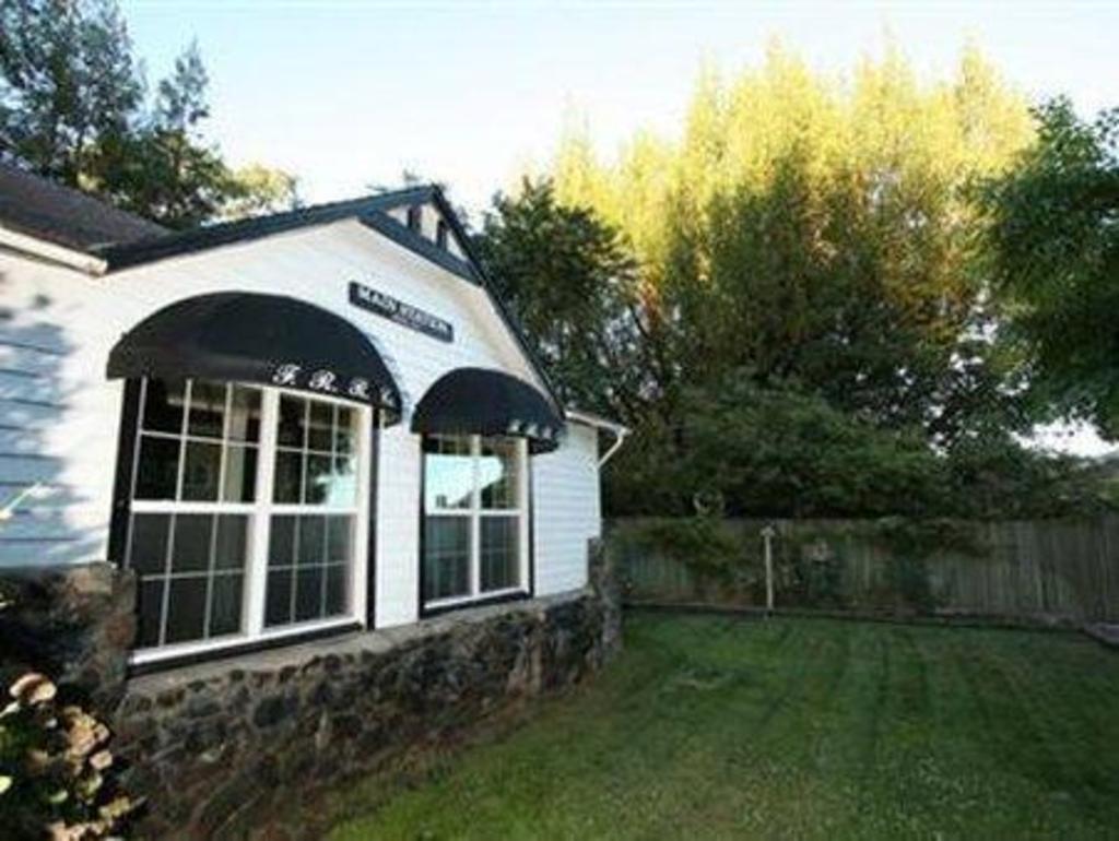 Featherbed Railroad, Maison d’hôtes & B&B – Nice (CA) (photo 1)