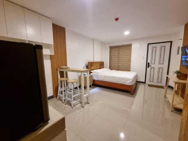 Flat 35, Unit 2F, Apartment/Flat – Manila (photo 3)