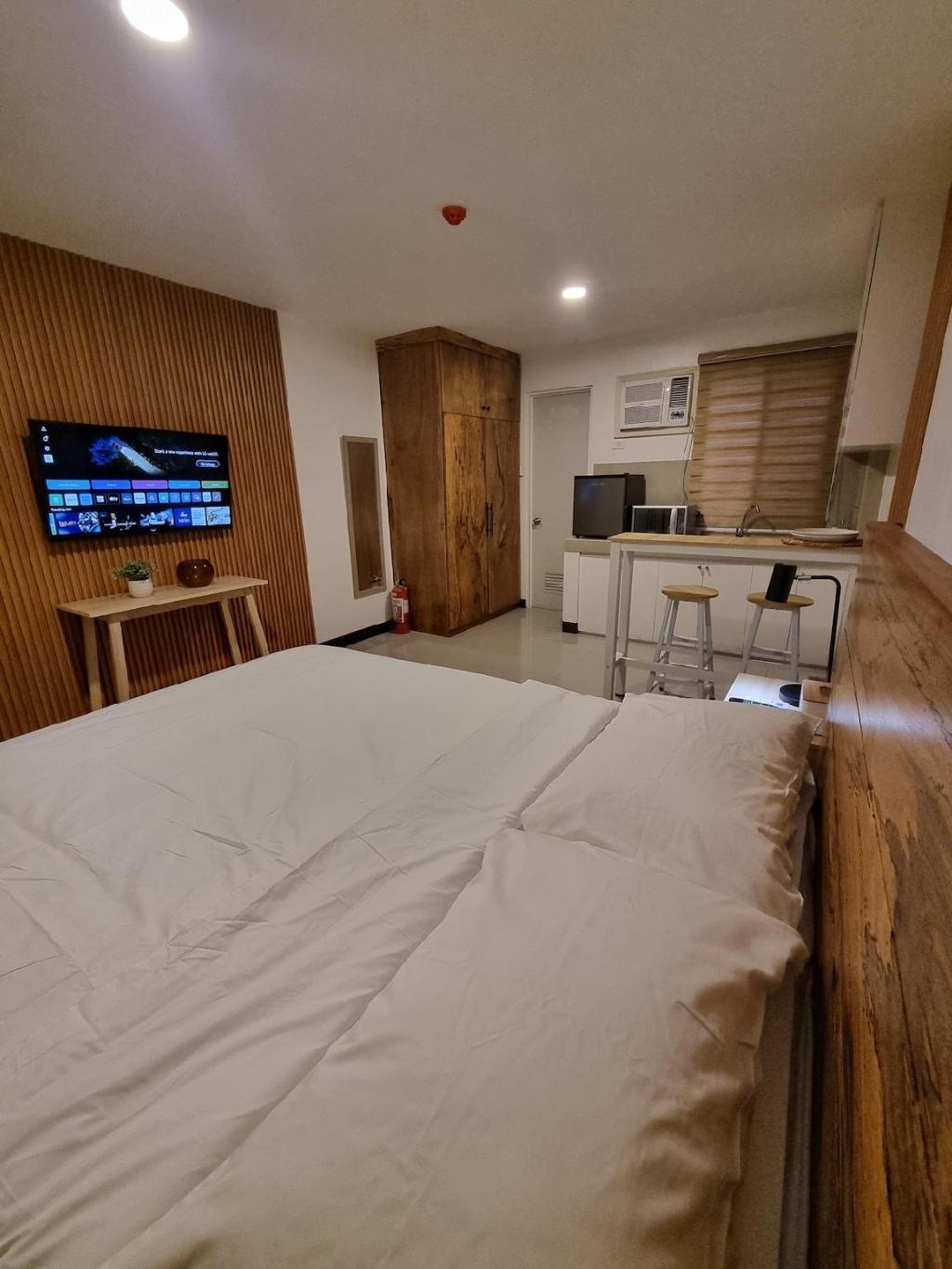 Flat 35, Unit 3F, Entire House – Manila (photo 1)