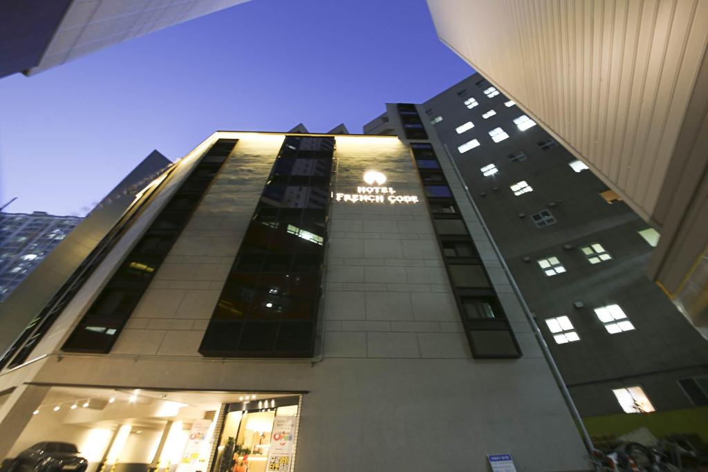Frenchcode Hotel Guseo, Motel – Busan (photo 1)