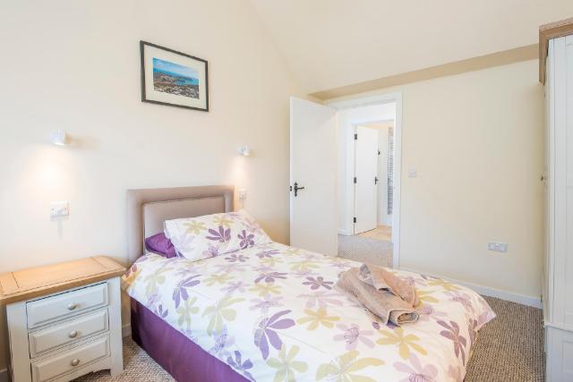 Halfways, Entire House – St. Davids (photo 3)