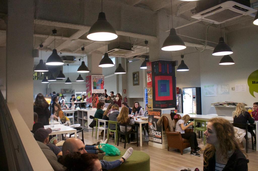 HOLA HOSTAL EIXAMPLE, Hostel – Barcelona (zdjęcie 1)