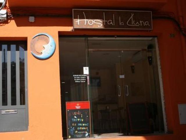 Hostal La Lluna – Guesthouse/bed and breakfast, Arenys De Mar