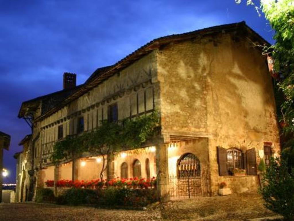 Hostellerie du Vieux Pérouges, Hotel – Pérouges (foto 1)